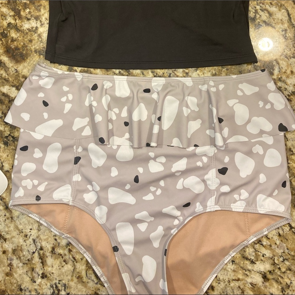 Kortni Jeane animal print bottoms
